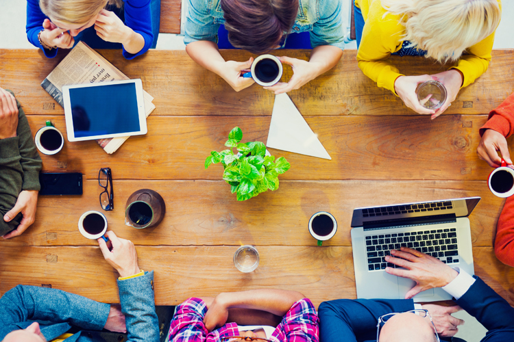 What You Should Know About Handling a Team of Creatives handling a team of creatives